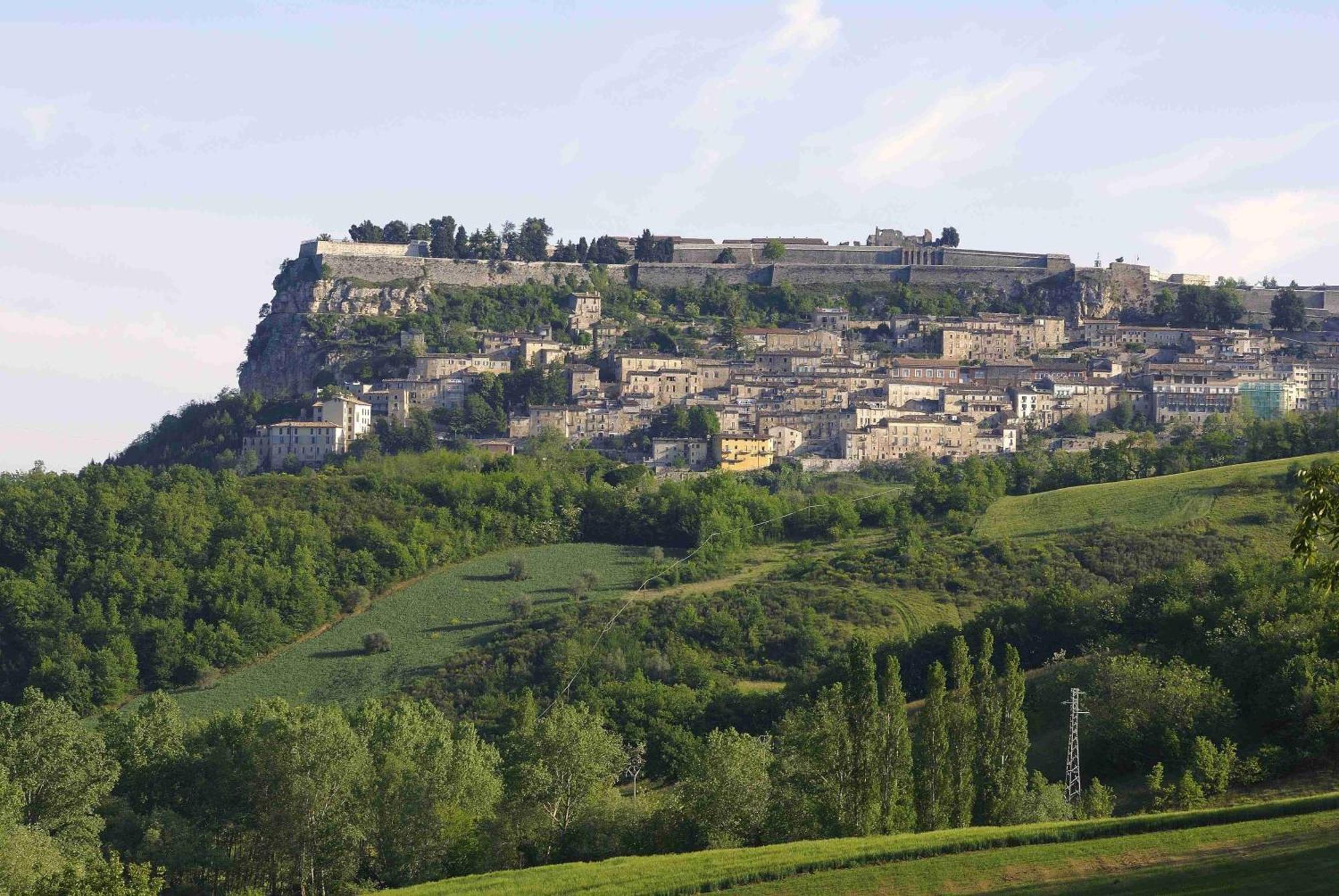 Zunica Ospitalita Dal 1880 Hotel Civitella del Tronto Kültér fotó